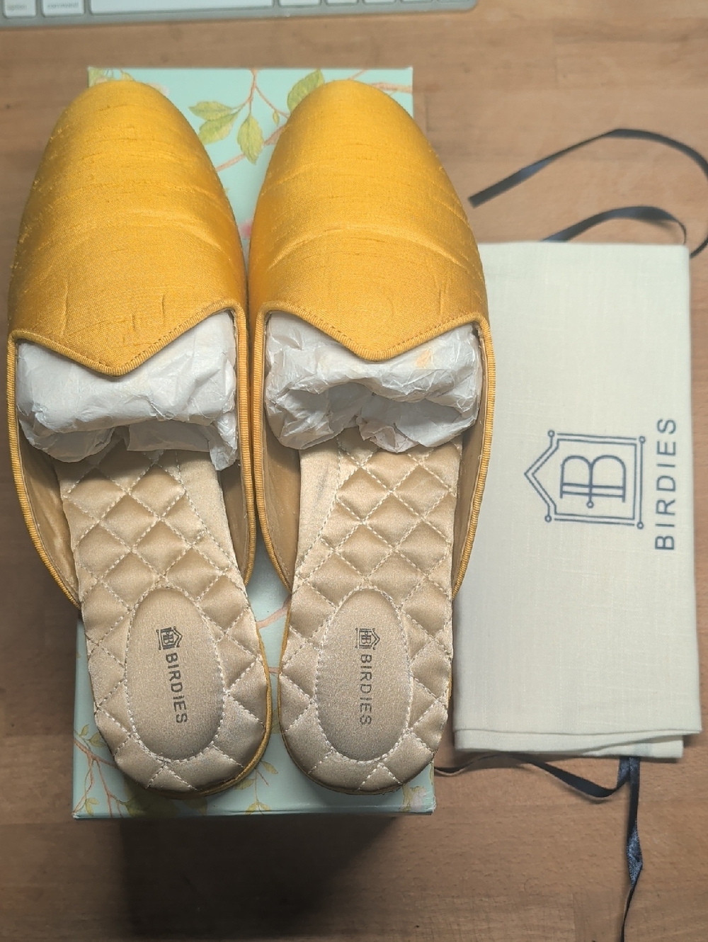 Bridies Sz 9.5 Silk yellow mules